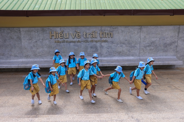 Ngôi trường đầy ắp yêu thương của Chi Bảo - Ảnh 1.