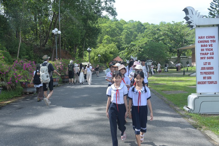 Hơn 20 năm lan tỏa tinh thần gìn giữ di sản trong học đường - Ảnh 1.