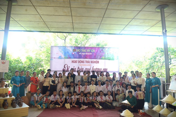 Hơn 20 năm lan tỏa tinh thần gìn giữ di sản trong học đường - Ảnh 4.