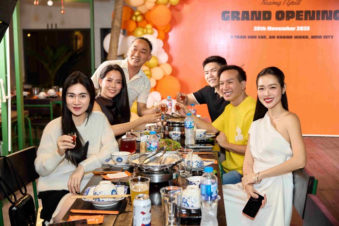 Dàn sao Việt chúc mừng Diệp Bảo Ngọc - Ảnh 3.