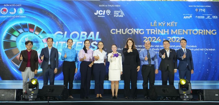 Thành Công dân toàn cầu, không chỉ giỏi mà phải có trái tim nhân ái - Ảnh 1.