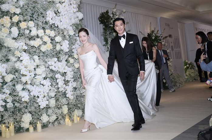 Mỹ nhân "Thơ ngây" cưới sau gần 4 tháng sinh con - Ảnh 1.