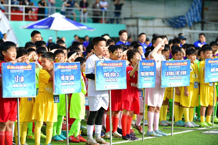 Giải b&oacute;ng đ&aacute; VJSS nhi đồng TP HCM &ndash; Yamaha Cup 2025: Ng&agrave;y hội b&oacute;ng đ&aacute; học đường - Ảnh 2.