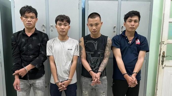 Vụ đạo chích "cắt cửa” trộm hàng trăm điện thoại, xe máy: Phức tạp phần bồi thường - Ảnh 1.