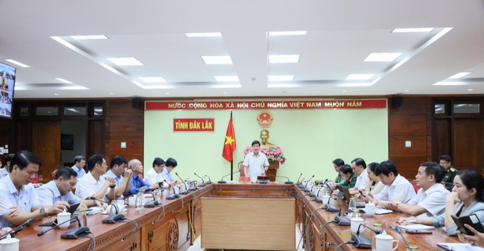 Đắk Lắk họp khẩn ứng phó bão Kalmaegi với các phương án hiệu quả - Ảnh 1.