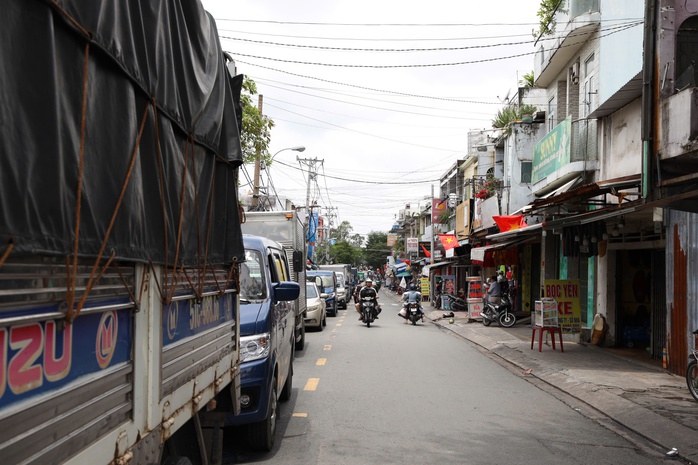 CSGT TP HCM đưa ra khuyến cáo người dân lưu thông qua khu vực Ngã tư Đình - Ảnh 5.