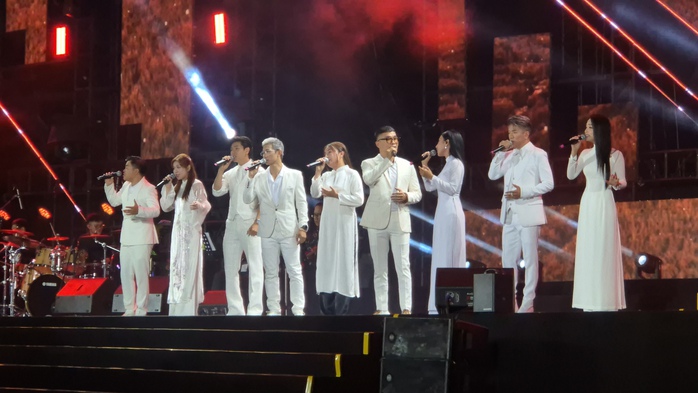 Đàm Vĩnh Hưng, Văn Mai Hương, Quang Dũng… hát vì miền Trung! - Ảnh 1.