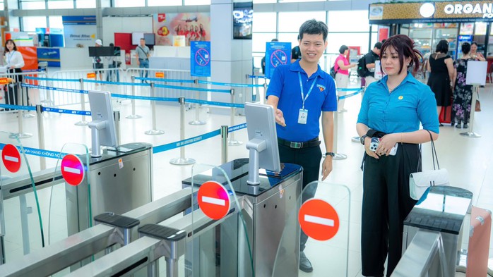 Chỉ làm thủ tục hàng không tại quầy với khách có hành lý ký gửi và đặc biệt - Ảnh 1.