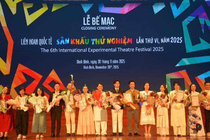 Tuyết Thu, Ốc Thanh Vân, Bình Tinh đoạt HCV tại Liên hoan sân khấu thử nghiệm 2025 - Ảnh 3.