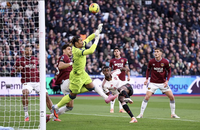 Liverpool đánh sập "pháo đài" London Stadium của West Ham - Ảnh 2.