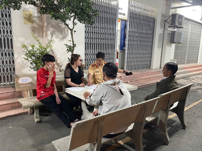 Thiếu niên khai lý do độ xe, che biển số để chạy trên đường ở TPHCM - Ảnh 1.