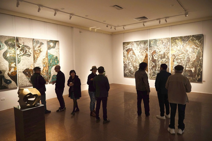 Triển lãm hội họa và điêu khắc Đinh Phong - Ảnh 1.