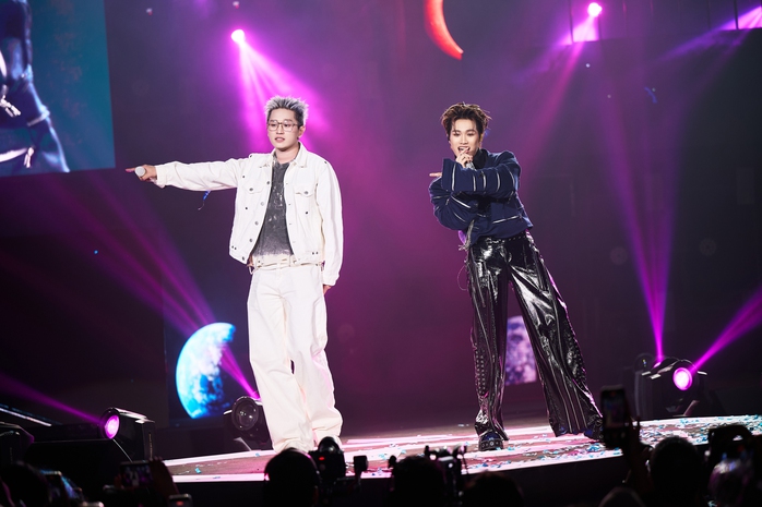 CAPTAIN BOY bị RHYDER "đánh úp"  - Ảnh 4.