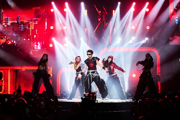 CAPTAIN BOY bị RHYDER "đánh úp"  - Ảnh 3.