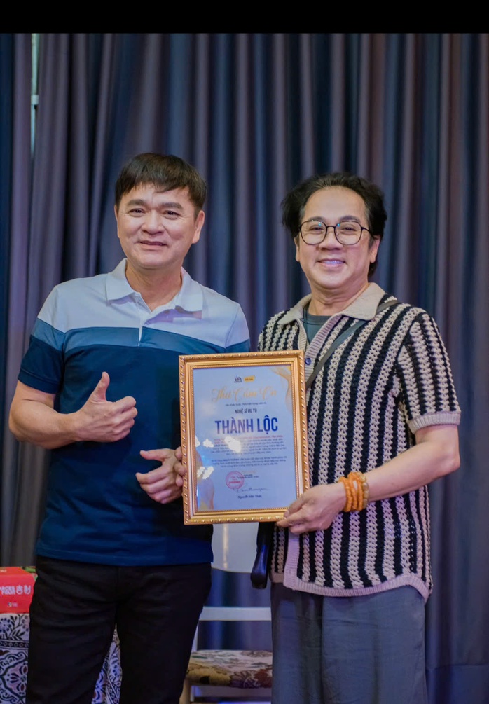 Nghệ sĩ Thành Lộc, Quốc Thảo và chuyện đi diễn bằng xe đạp... - Ảnh 6.