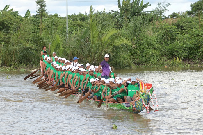 Sức hút từ lễ hội Ok Om Bok ở Cần Thơ: Đội đua ghe ngo vô địch sẽ nhận giải thưởng 200 triệu đồng   - Ảnh 6.