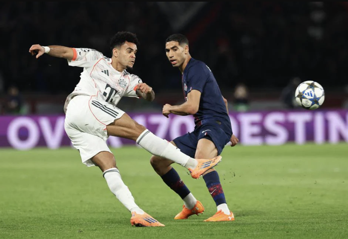 Champions League: Bayern Munich hạ gục "vua châu Âu", thẻ đỏ gây tranh cãi - Ảnh 1.