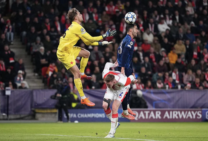 Champions League: Đại thắng Slavia Prague 3-0, Arsenal áp sát ngôi đầu! - Ảnh 4.