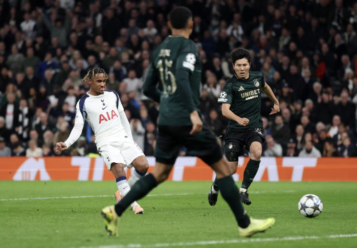 Champions League: Đại thắng Slavia Prague 3-0, Arsenal áp sát ngôi đầu! - Ảnh 6.