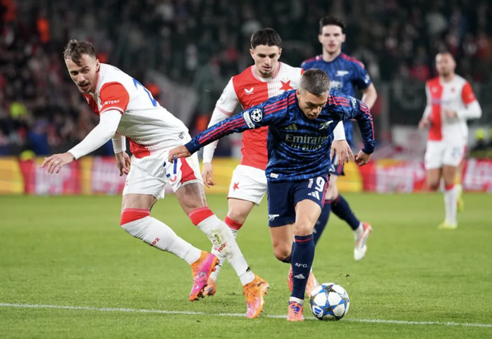 Champions League: Đại thắng Slavia Prague 3-0, Arsenal áp sát ngôi đầu! - Ảnh 1.