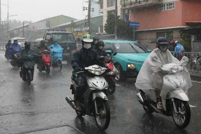 Dự báo thời tiết, 4-10: TP HCM có nắng, có mưa dông - Ảnh 1.