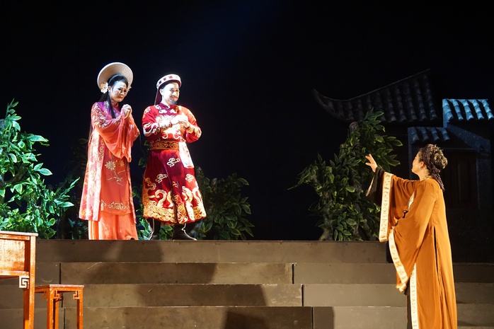 Nhà hát Nghệ thuật Hát Bội TP HCM giới thiệu vở mới "Hiền thần" tại cổng chợ Bình Tây - Ảnh 3.