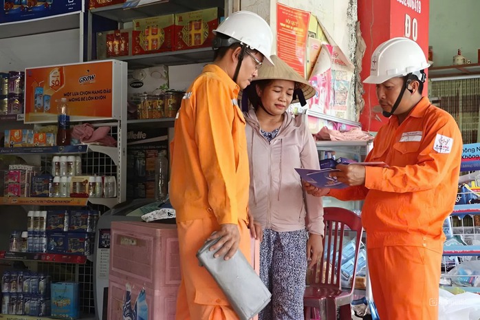 Điện lực Quảng Trị: 100% khách hàng thanh toán điện không tiền mặt - Ảnh 2. Điện lực Quảng Trị: 100% khách hàng thanh toán điện không tiền mặt - Ảnh 2.