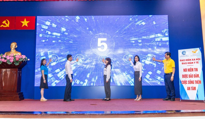 BHXH TP HCM: Phấn đấu thu hút 366.000 người tham gia BHXH, BHYT trong 60 ngày - Ảnh 1.