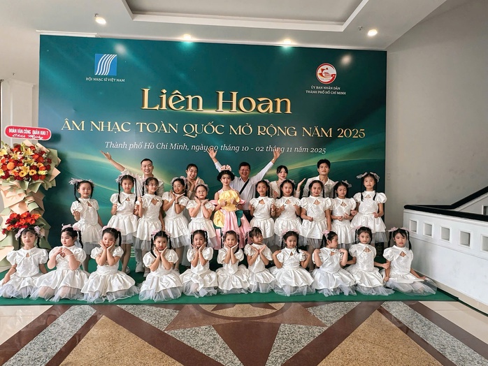 Ca sĩ nhí Thiên Kim đoạt giải A Liên hoan Âm nhạc toàn quốc mở rộng 2025   - Ảnh 3.