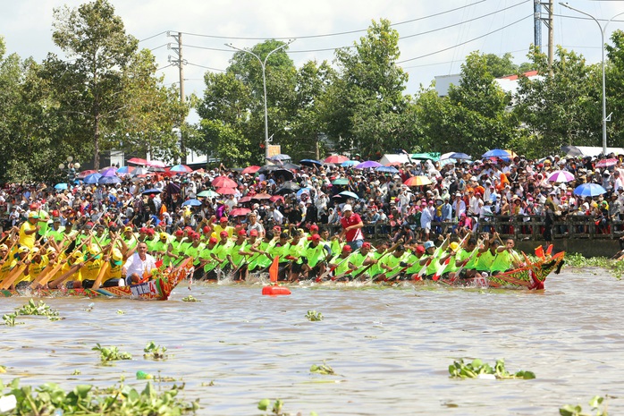 Giải đua ghe ngo TP Cần Thơ: Sự kiện thể thao vua của đồng bào Khmer - Ảnh 5.