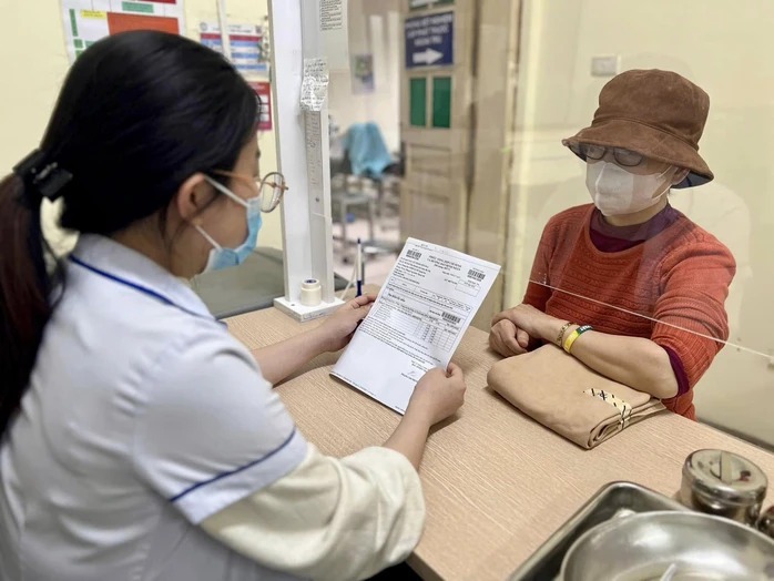 Giảm gánh nặng y tế nhờ thuốc generic chất lượng cao - Ảnh 2.