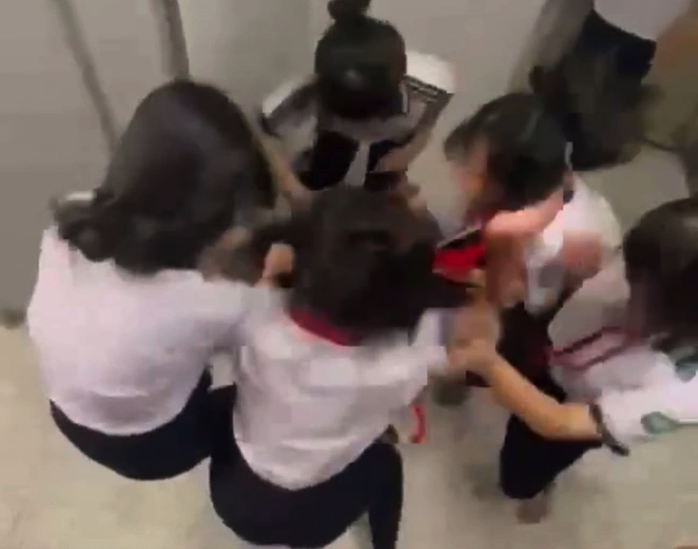 Tình trạng bạo lực học đường, bắt nạt trên mạng ở thanh thiếu niên ngày càng phổ biến - Ảnh 2.