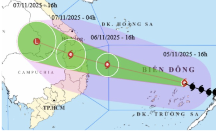 UBND TP HCM chỉ đạo ứng phó bão Kalmaegi để hạn chế thiệt hại - Ảnh 1.