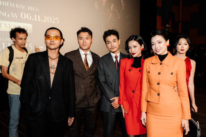 Quách Ngọc Ngoan đẹp đôi bên mỹ nhân "Tử chiến trên không" - Ảnh 1.