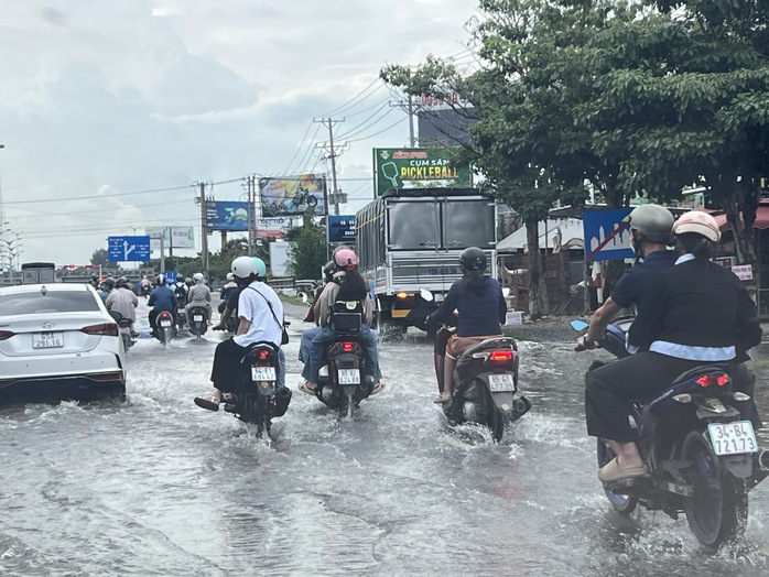 Triều cường tại ĐBSCL đạt đỉnh từ 6 đến 7 - 11 , nguy cơ ngập úng nghiêm trọng - Ảnh 4.