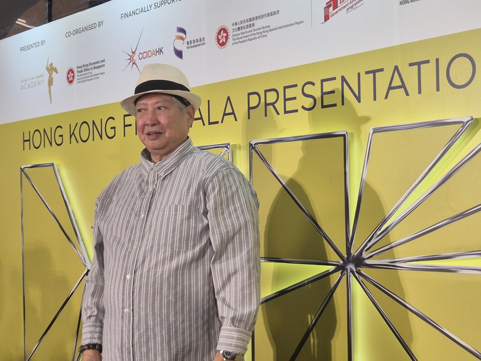 Mỹ nam "Mưa đỏ" phát sốt vì "Dương Quá" Cổ Thiên Lạc, Hồng Kim Bảo - Ảnh 1.