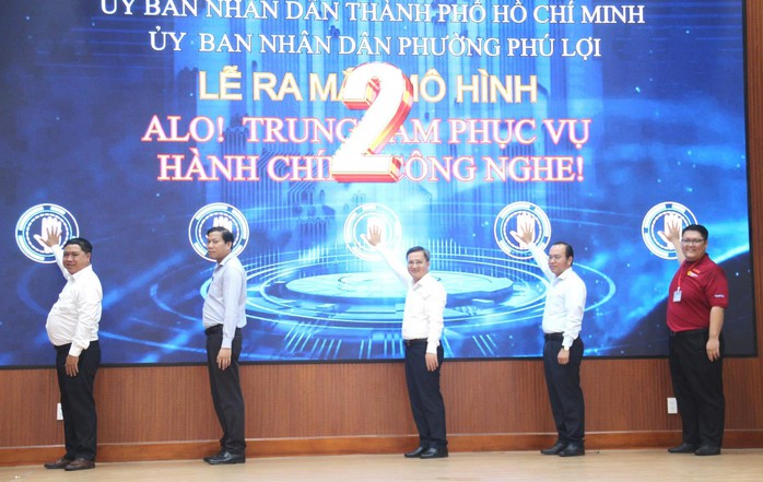 Phường Phú Lợi ra mắt mô hình hỗ trợ hành chính công thân thiện với người dân - Ảnh 1. Phường Phú Lợi ra mắt mô hình hỗ trợ hành chính công thân thiện với người dân - Ảnh 1.