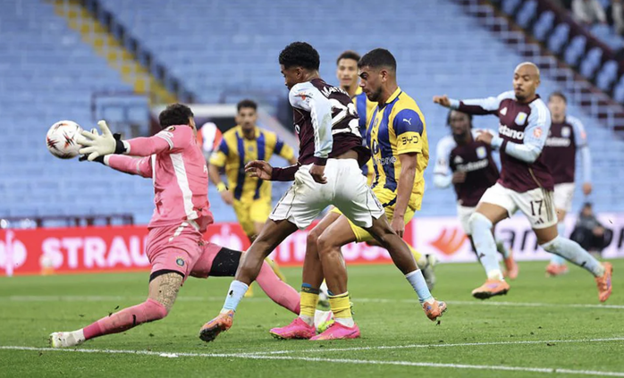 Europa League: Aston Villa thắng Maccabi Tel Aviv, kỳ tích bùng nổ ở Villa Park - Ảnh 5. Europa League: Aston Villa thắng Maccabi Tel Aviv, kỳ tích bùng nổ ở Villa Park - Ảnh 5.