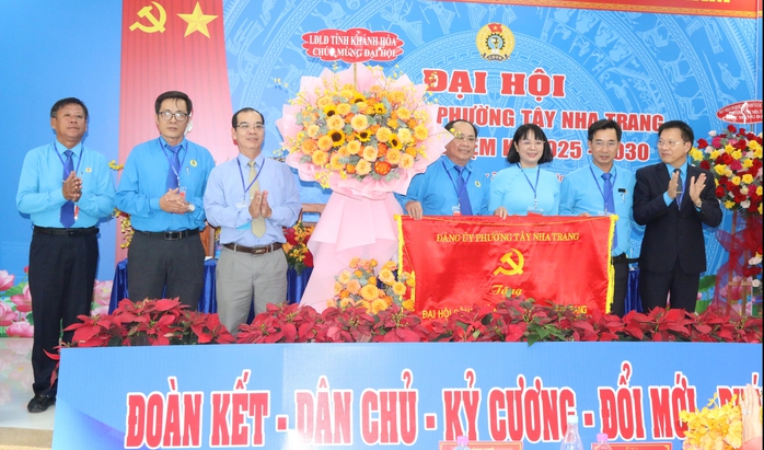 Liên đoàn lao động Khánh Hoà tổ chức lấy ý kiến công tác nhân sự nhiệm kỳ 2025-2030 - Ảnh 3.