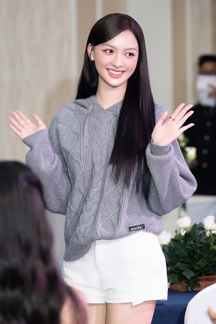 Bộ đôi Thanh Hằng- Hồ Ngọc Hà tái xuất tạo sốt - Ảnh 5. Bộ đôi Thanh Hằng- Hồ Ngọc Hà tái xuất tạo sốt - Ảnh 4.