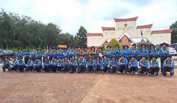 Quân khu 7 tổ chức lễ xuất quân làm nhiệm vụ tìm kiếm, quy tập hài cốt liệt sĩ tại Campuchia - Ảnh 18.