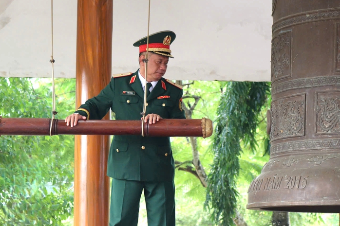 Quân khu 7 tổ chức lễ xuất quân làm nhiệm vụ tìm kiếm, quy tập hài cốt liệt sĩ tại Campuchia - Ảnh 20.