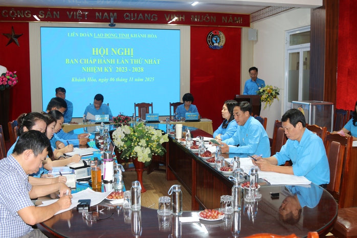 Liên đoàn lao động Khánh Hoà tổ chức lấy ý kiến công tác nhân sự nhiệm kỳ 2025-2030 - Ảnh 1.