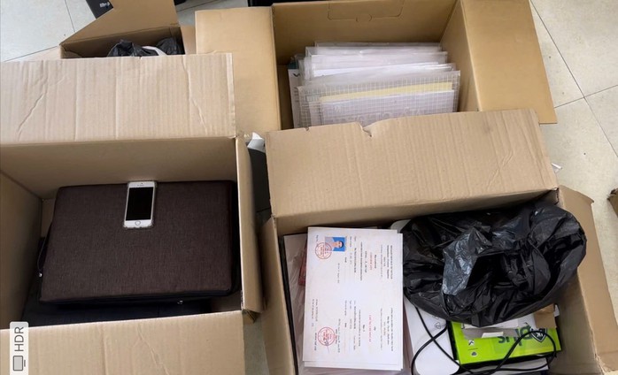 Bắt nhóm đối tượng làm giả chứng chỉ hành nghề - Ảnh 2.