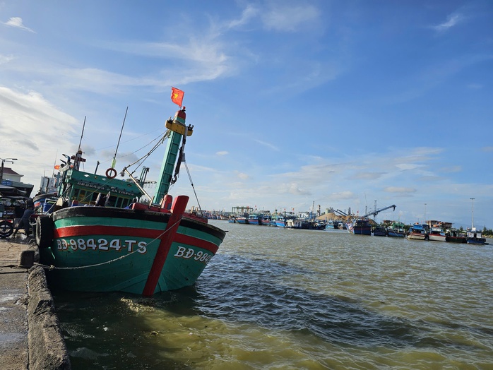 Gia Lai cưỡng chế sơ tán 100 % người dân trước bão số 13 Kalmaegi - Ảnh 1. Gia Lai cưỡng chế sơ tán 100 % người dân trước bão số 13 Kalmaegi - Ảnh 1.