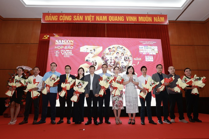 Quả bóng vàng Việt Nam 2025: Dấu mốc 30 năm tôn vinh những ngôi sao bóng đá - Ảnh 6.