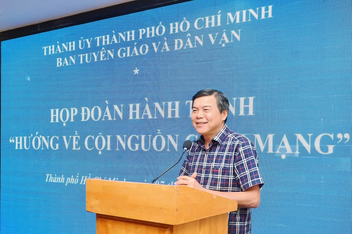 Hơn 100 người làm báo TP HCM tham gia hành trình "Hướng về cội nguồn Cách mạng" - Ảnh 3.