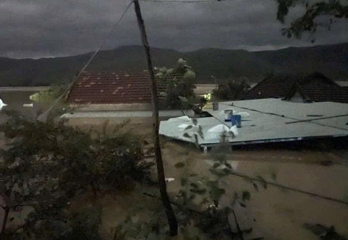 Bão số 13 Kalmaegi: Hàng ngàn người dân chạy lũ trong đêm - Ảnh 3.