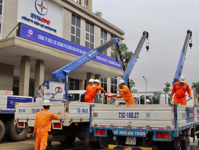 Điện lực Quảng Trị hỗ trợ khôi phục lưới điện tại Gia Lai sau bão số 13 - Ảnh 2. Điện lực Quảng Trị hỗ trợ khôi phục lưới điện tại Gia Lai sau bão số 13 - Ảnh 2.