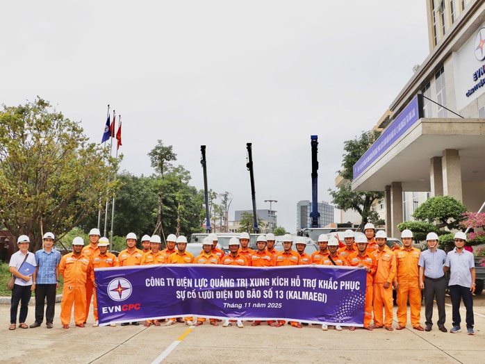 Điện lực Quảng Trị hỗ trợ khôi phục lưới điện tại Gia Lai sau bão số 13 - Ảnh 1. Điện lực Quảng Trị hỗ trợ khôi phục lưới điện tại Gia Lai sau bão số 13 - Ảnh 1.